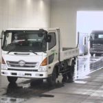 2005 Hino dump